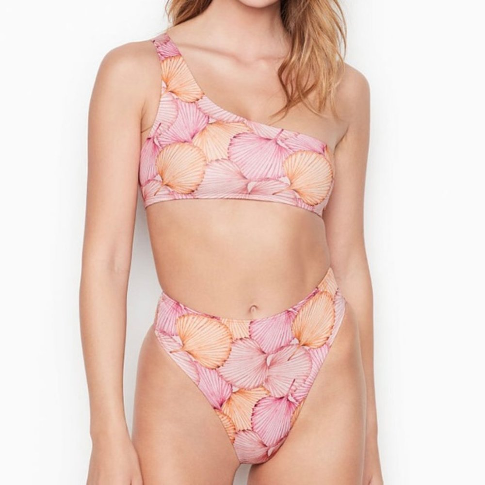 La Gotta x Victoria’s Secret Shell Print Swimsuit